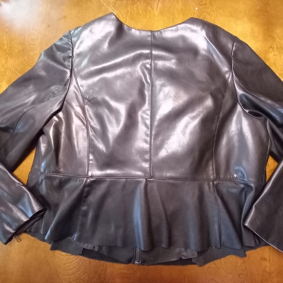 Worthington Women's  Buttery Soft Black Faux Leather Jacket, size 18 - Picture 2 of 11